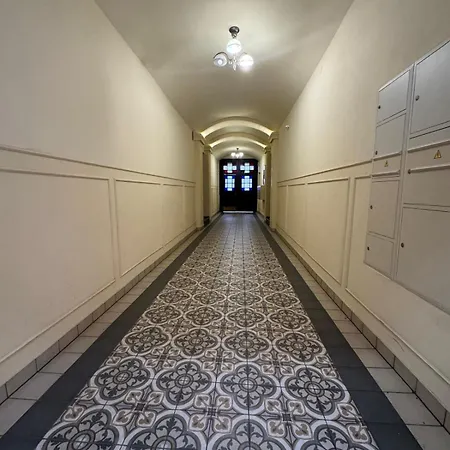 Mieszkanie Na Poddaszu Przy Rynku - *